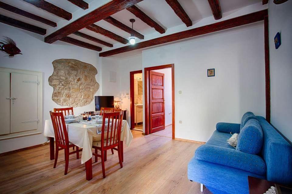 Apartment Domina Vis Exteriér fotografie